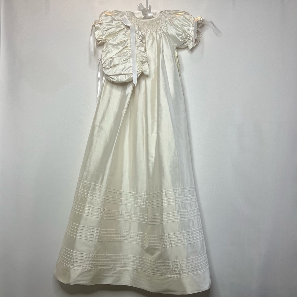 Isabel Garreton White Silk Christening Gown with Puffed Sleeves 9m